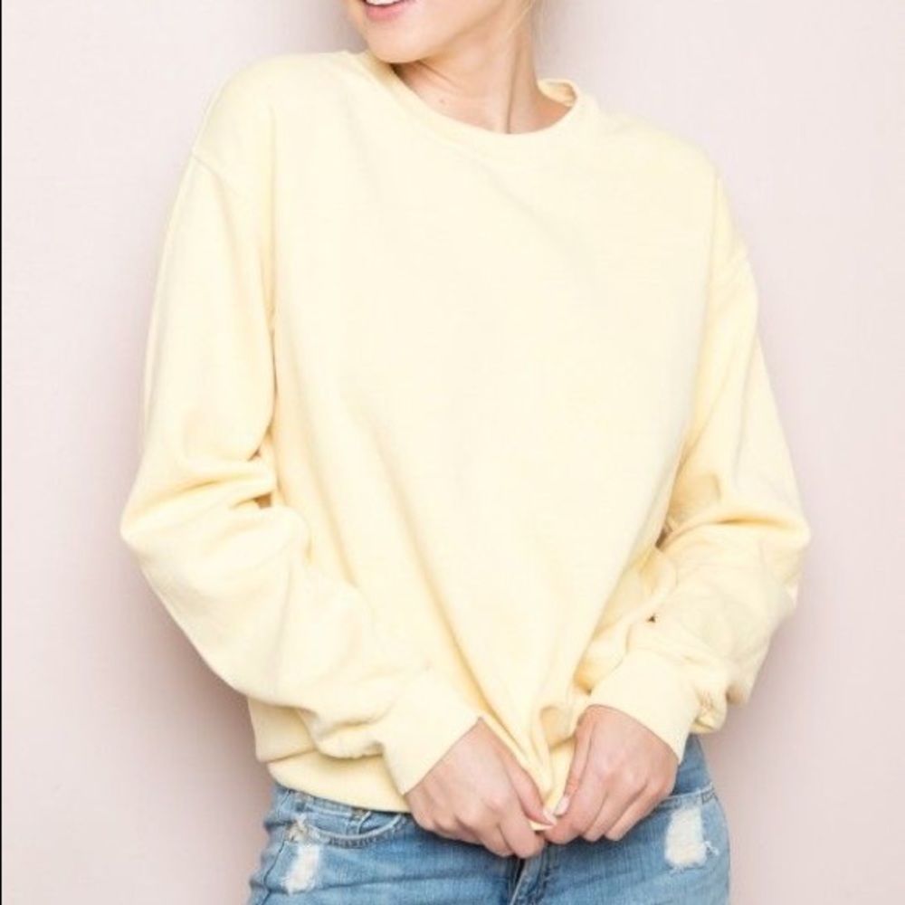 Brandy Melville Yellow sweatshirt